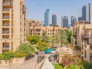 Nespecifikovaný výhled na destinaci Dubaj nebo výhled na město při pohledu z apartmánu