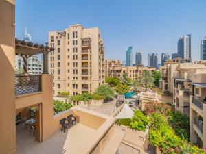 Nespecifikovaný výhled na destinaci Dubaj nebo výhled na město při pohledu z apartmánu