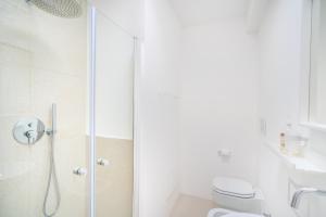 A bathroom at Terrazza Sella Del Diavolo - Vista Mare - WiFi AC