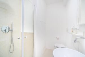 A bathroom at Terrazza Sella Del Diavolo - Vista Mare - WiFi AC
