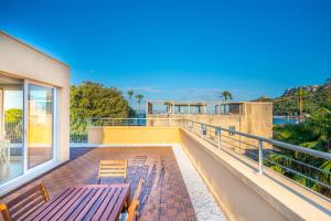 A balcony or terrace at Terrazza Sella Del Diavolo - Vista Mare - WiFi AC