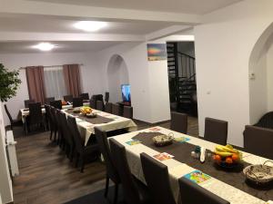 Gallery image of AGROPENSIUNEA LUK in Petreasa