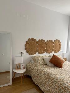 Katil atau katil-katil dalam bilik di LOVELY New Apartment CITY CENTRE with Parking, Siete Revueltas SANLÚCAR DE BDA