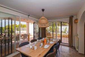 Balkón alebo terasa v ubytovaní ROMERO - Managed by Almarina Villas