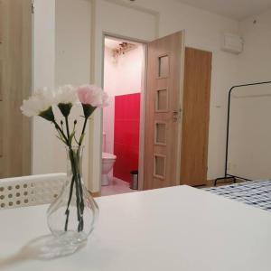 Fotografie z fotogalerie ubytování Basement flat in the city center!! v Praze