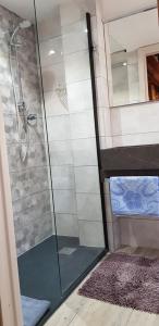 A bathroom at Smartroom LuLa