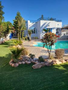 Bazén v ubytování Au jardin d’Aghir: Villa arborée, avec piscine privée sans vis à vis! nebo v jeho okolí