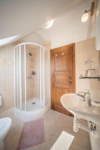 Koupelna v ubytování Apartmány Rubínovi