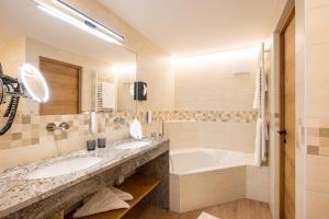 Gallery image of Hotel Restaurant Waldheim in Martello +50 photos