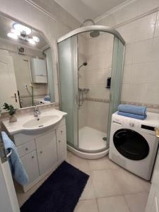 A bathroom at Summer Vibe Siofok
