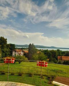 Příroda nedaleko apartmánu + 33 fotografií
