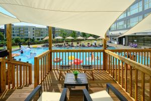 Bazén v ubytování Shin Shin Hotel Jeju City nebo v jeho okolí