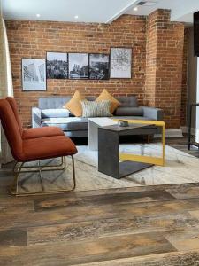 Istumisnurk majutusasutuses Cozy Modern Apt in the Heart of Fells Point!