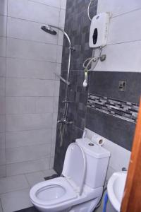 Ein Badezimmer in der Unterkunft Lost & Found Zanzibar