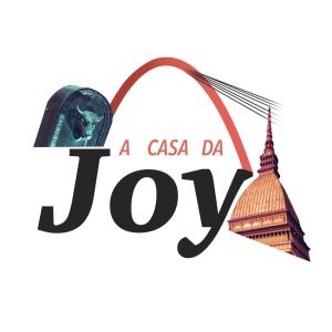 Logo de casa da joy con gorra y mezquita en A casa da Joy, en Turín