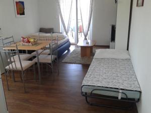 Fotografia z galérie ubytovania Apartments with a parking space Gornji Karin, Novigrad - 16610 v destinácii Gornji Karin