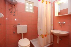 Koupelna v ubytování Apartment Supetar 16656b + 21 fotografií