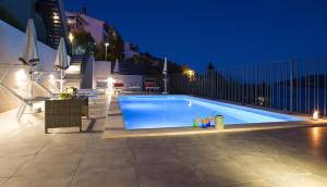 Bazén v ubytování Family friendly house with a swimming pool Rabac, Labin - 16698 nebo v jeho okolí