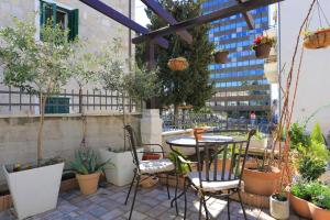 Φωτογραφία από το άλμπουμ του Apartments with a parking space Split - 16810 στο Σπλιτ