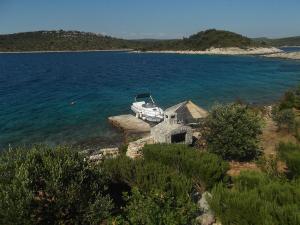Fotografia z galérie ubytovania Secluded fisherman's cottage Brusnjak, Kornati - 16815 v Murteri
