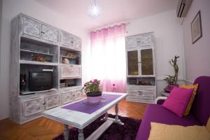Fotografie z fotogalerie ubytování Apartments with WiFi Split - 16888 ve Splitu