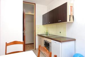 Kuchyň nebo kuchyňský kout v ubytování Apartments with WiFi Split - 16910