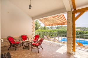 Fotografie z fotogalerie ubytování Family friendly house with a swimming pool Maslinica, Solta - 16782 v destinaci Grohote