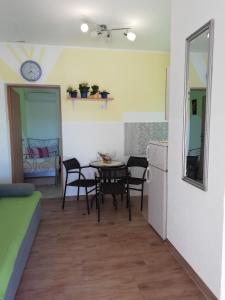 Fotografia z galérie ubytovania Apartments by the sea Gornji Karin, Novigrad - 16716 v destinácii Gornji Karin