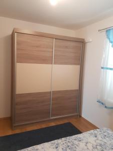 Postel nebo postele na pokoji v ubytování Apartment Novi Vinodolski 16998b