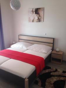 Posteľ alebo postele v izbe v ubytovaní Apartments with a parking space Trogir - 16898