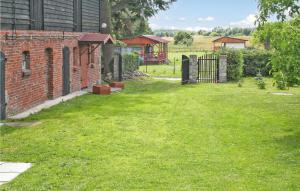 Vonkajšia záhrada v ubytovaní Pet Friendly Apartment In Retowo 4 + 8 fotografií