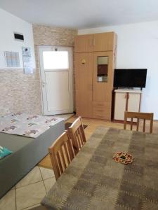 Fotografia z galérie ubytovania Apartments with a parking space Vir - Lozice, Vir - 16929 vo Viry
