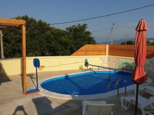 Fotografia z galérie ubytovania Family friendly apartments with a swimming pool Risika, Krk - 16841 vo Vrbniku + 12 fotografií