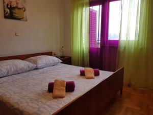 Fotografia z galérie ubytovania Family friendly apartments with a swimming pool Risika, Krk - 16841 vo Vrbniku