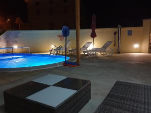 Fotografia z galérie ubytovania Family friendly apartments with a swimming pool Risika, Krk - 16841 vo Vrbniku