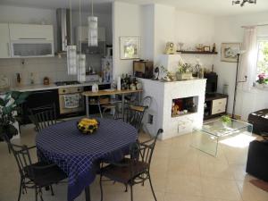 Η κουζίνα ή μικρή κουζίνα στο Holiday house with a parking space Supetar, Brac - 16615