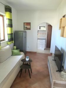 Fotografie z fotogalerie ubytování Family friendly apartments with a swimming pool Okrug Gornji, Ciovo - 16608 v Trogiru