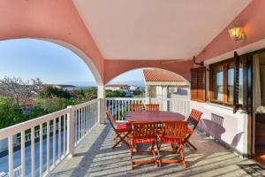 Balkón nebo terasa v ubytování Apartments by the sea Vir - 18572 + 7 fotografií