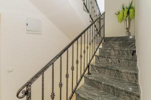 Fotografia z galérie ubytovania Apartments with a parking space Vir - 18537 vo Viry + 9 fotografií