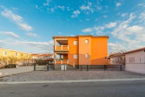 Budova, v ktorej sa apartmán nachádza