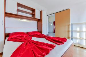 Posteľ alebo postele v izbe v ubytovaní Apartments with parking spaces Vir - Torovi - Vir - Pedinka, Vir - 18577