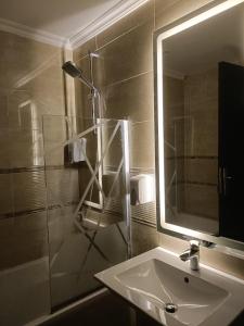 Sheraton ocean 603 - Private apartments tesisinde bir banyo