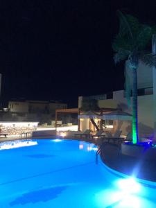 Bazén v ubytovaní Moscha Hotel alebo v jeho blízkosti