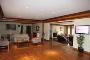 Lobbyen eller receptionen på Hotel Segredos De Vale Manso