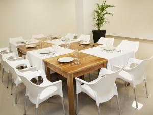 Χώρος καθιστικού στο Hotel Cinco Monteria