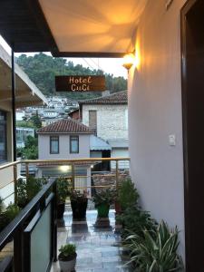 Imagine din galeria proprietății Çuçi B&B în Berat +20 fotografii