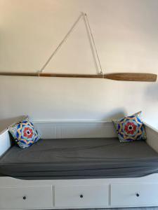 Posteľ alebo postele v izbe v ubytovaní KROTONIATI APARTMENT + 17 fotografií