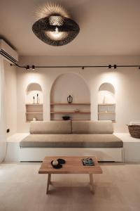 Χώρος καθιστικού στο Om Living Afitos