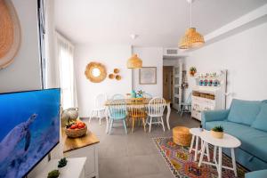 TV tai viihdekeskus majoituspaikassa Nautilus Beach Apartment - Apartamento Azul