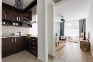 Ett kök eller pentry på Budapest Holidays Apartments Family